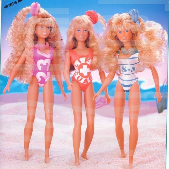 Bundle - Vintage Maxie Doll & Sofa Bed Accesories - Picture 3 of 5